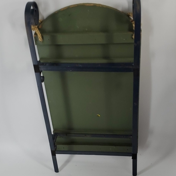 Custom painted sled - Picture 6 of 10